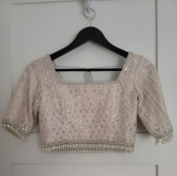 INDIAN BRIDAL OUTFIT - Picture 3 of 14